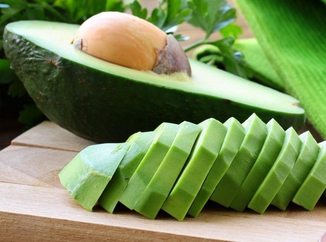 Масло авокадо для їжі: користь і шкода, хімічний склад, калорійність, застосування