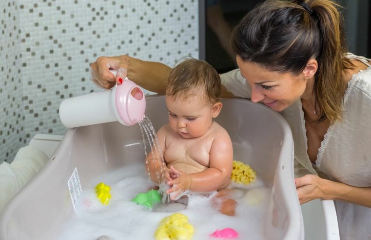 Как выбрать ребенку игрушки для ванной