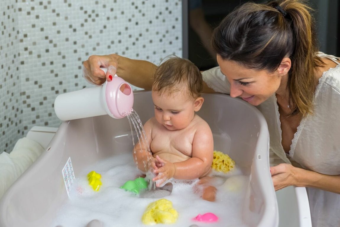 Как выбрать ребенку игрушки для ванной
