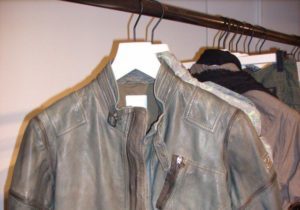Як компактно скласти куртку: зимову, шкіряну, джинсову і синтетичну, Лайфхак