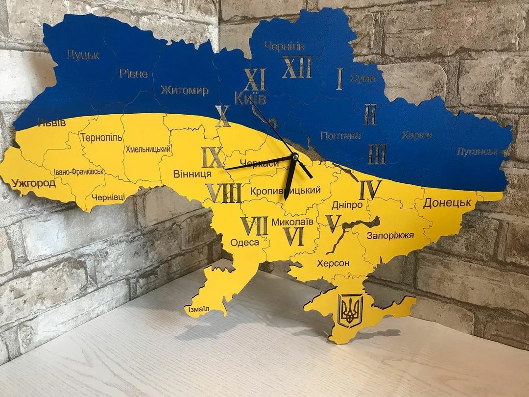 Настінний годинник ручної роботи Карта України
