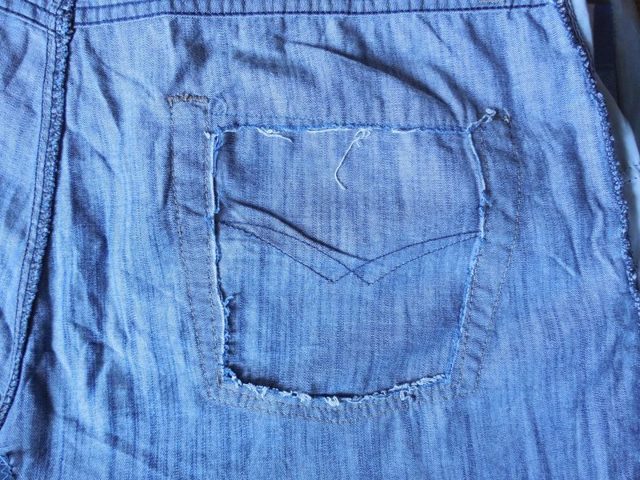 Як зашити дірку на джинсах на коліні: вручну і на машинці, непомітно, без заплатки