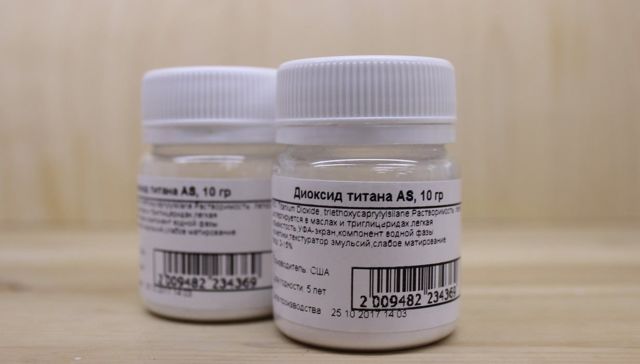 Діоксид титану: вплив на організм людини, небезпечний чи ні, застосування в продуктах і медицині