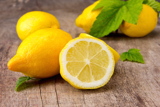 Переваги вживання води з лимоном