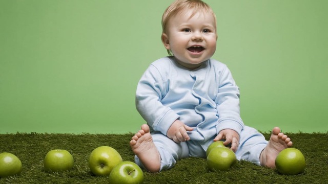 Чим відіпрати яблуко з дитячого одягу: як вивести пляму від соку, пюре