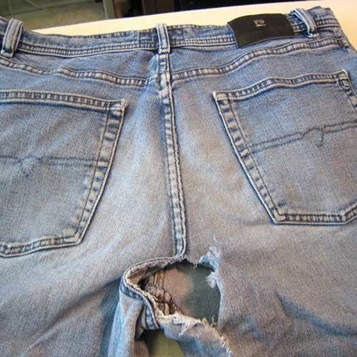 Як непомітно зашити джинси між ніг: вручну, на швейній машинці, як зробити латку