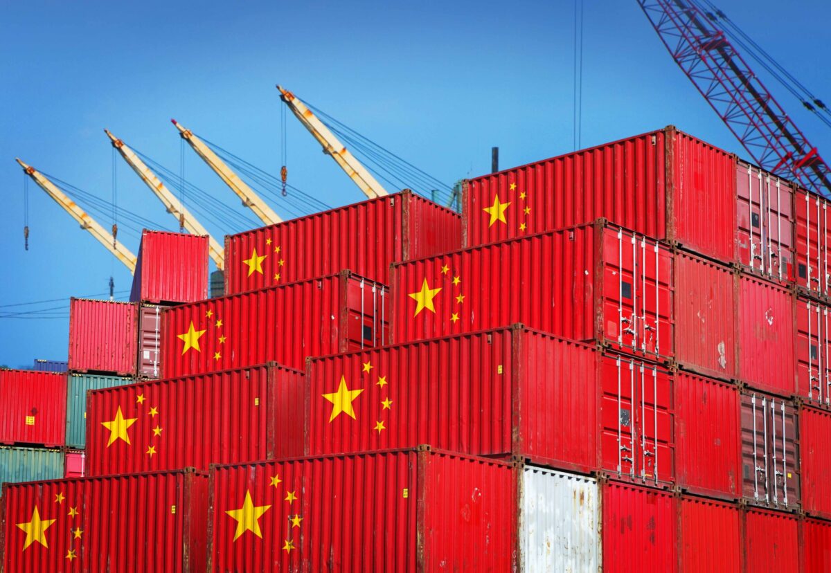 Грузовые контейнеры с китайскими товарами