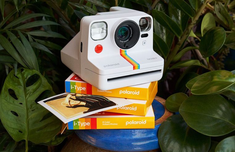 Чому купують фотоапарати миттєвого друку Polaroid