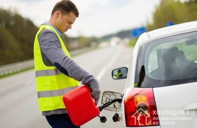 Чим відіпрати смолу від дерева з одягу: як вивести плями з джинсів, куртки