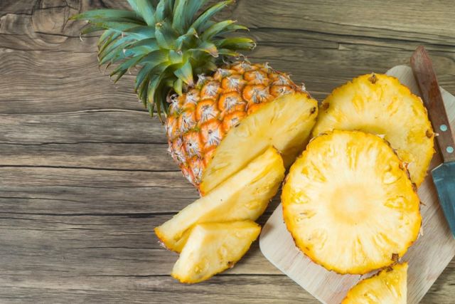 Чим впливає ананасовий сік на чоловіків?