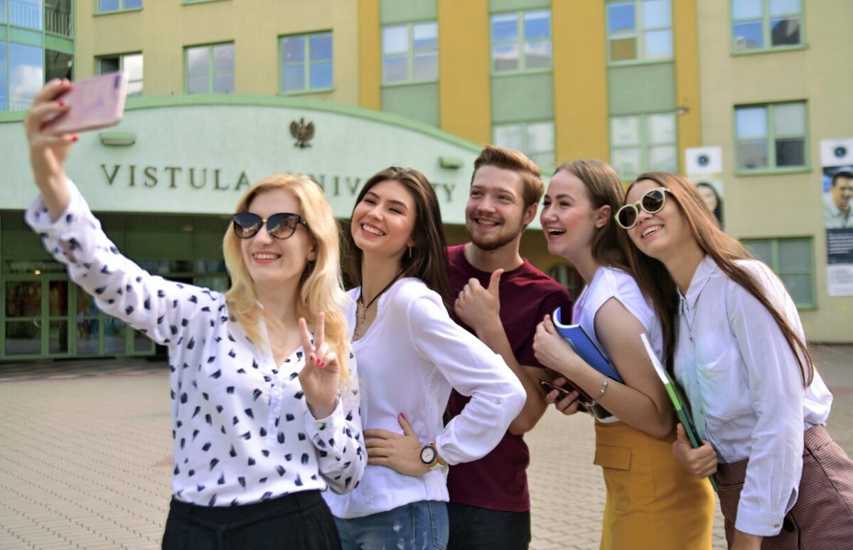 Студенты Польский институт в Польше Вистула