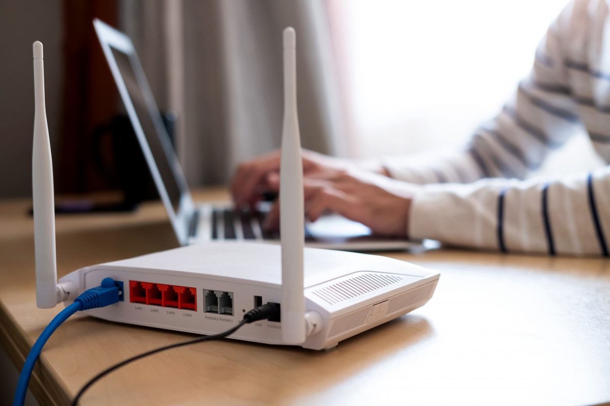 Интернет-маршрутизатор, высокоскоростное подключение к Интернету по оптоволокну с помощью кабеля LAN