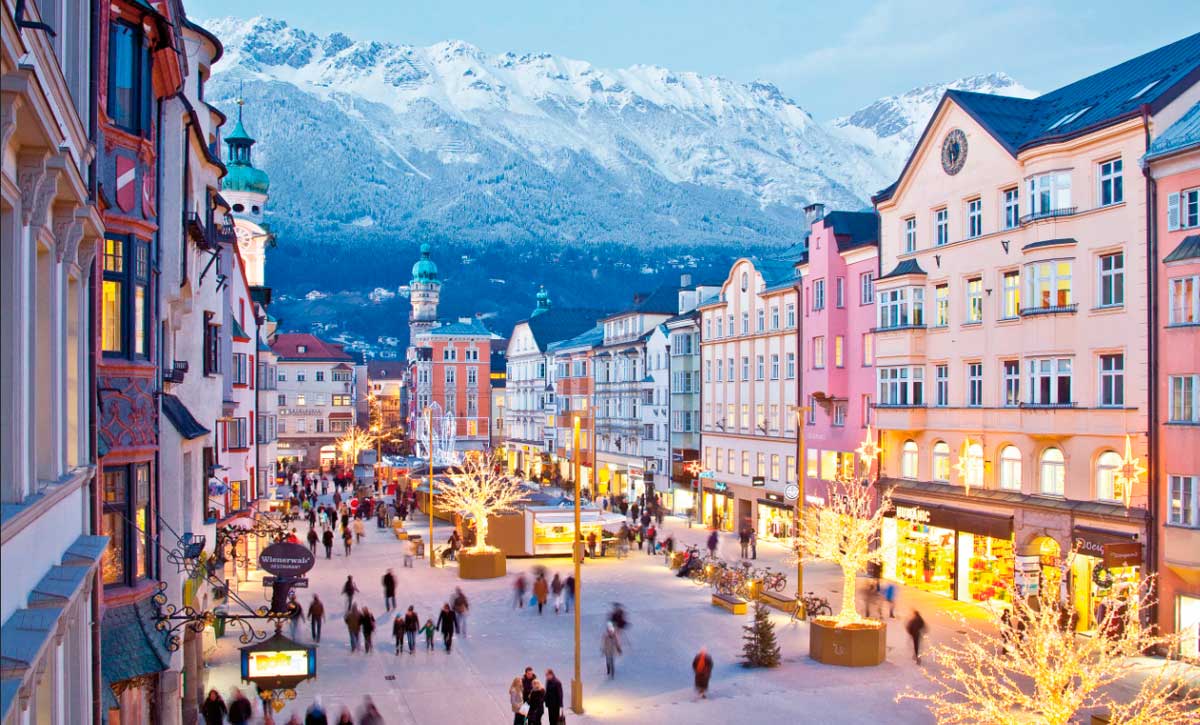 Получение высшего образования в Австрии: вид на город и горы