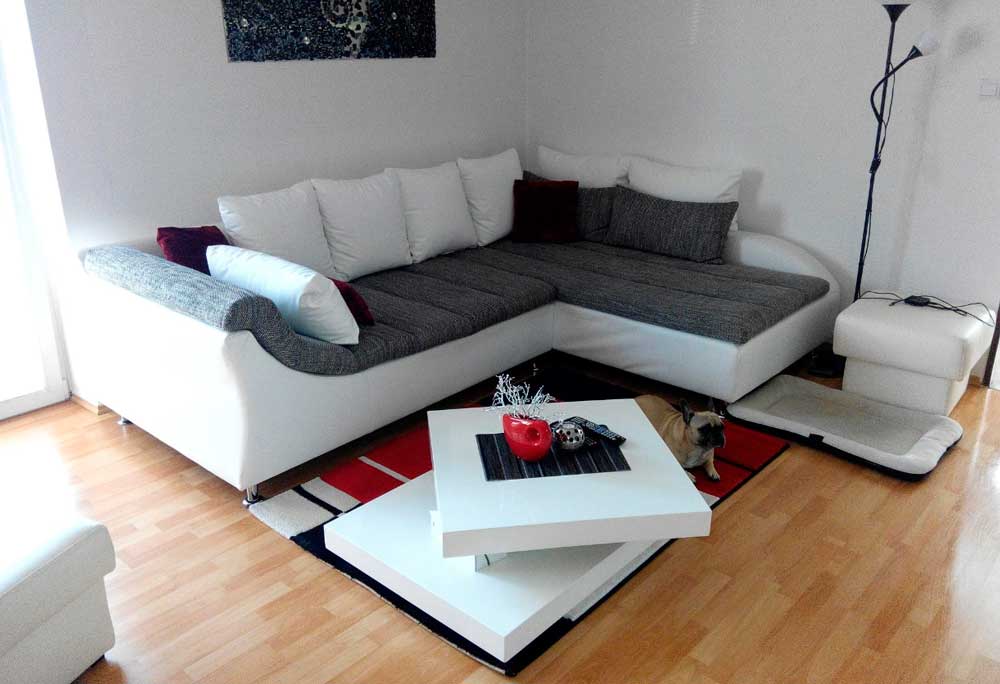 Дополнительное место для сидения угловой диван
