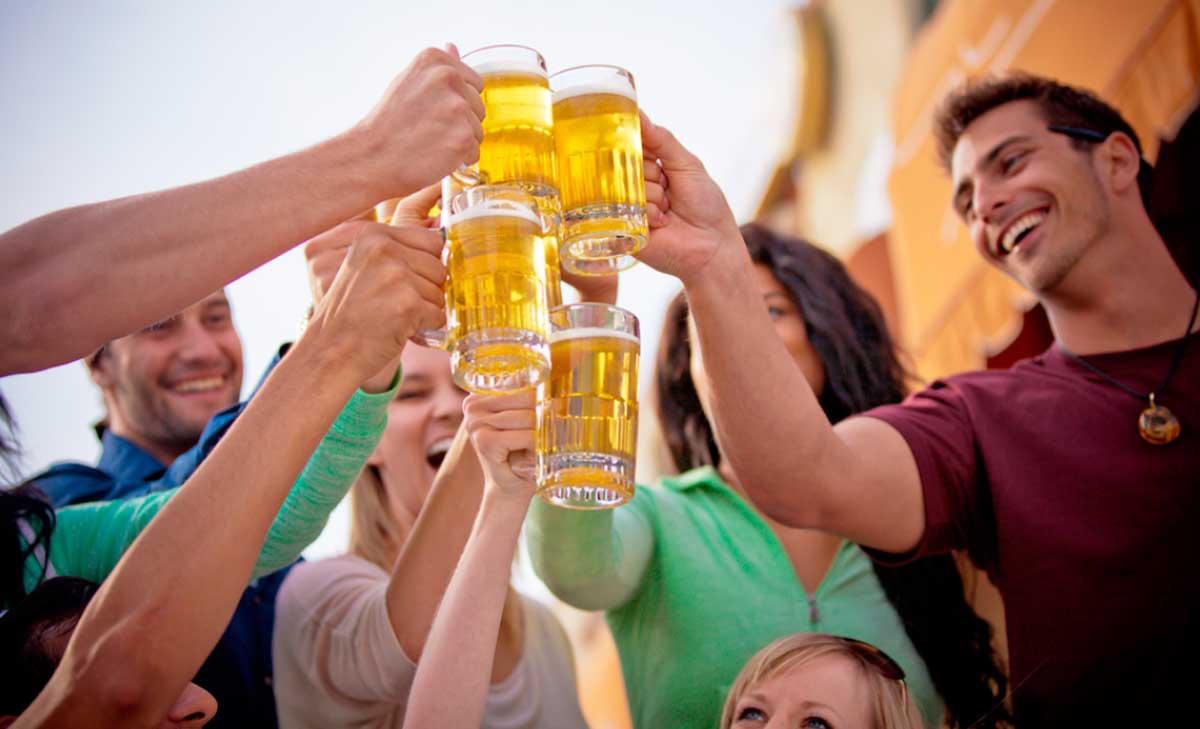 Як правильно пити пиво: правила та поради