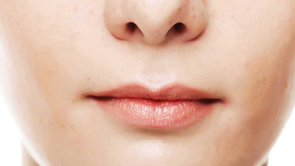 Тонкі губи у дівчини: як показання до проведення хейлопластики