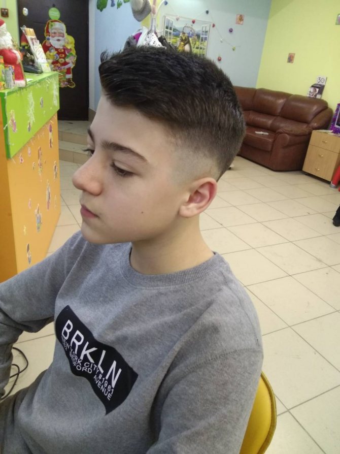 Модна зачіска їжачок для хлопчиків 14-15 років 2020
