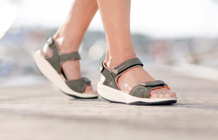 Секрети догляду за брендовими жіночими сандалями: від шкіри до замші