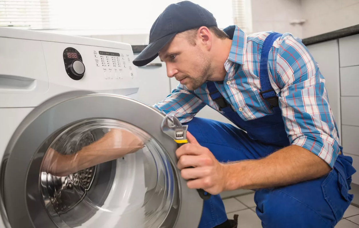 Процесс ремонта стиральной машины специалистом «Просто-Сервис» (г. Киев)