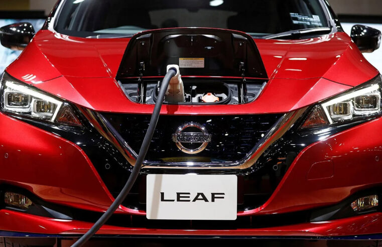 Nissan Leaf популярный электромобиль