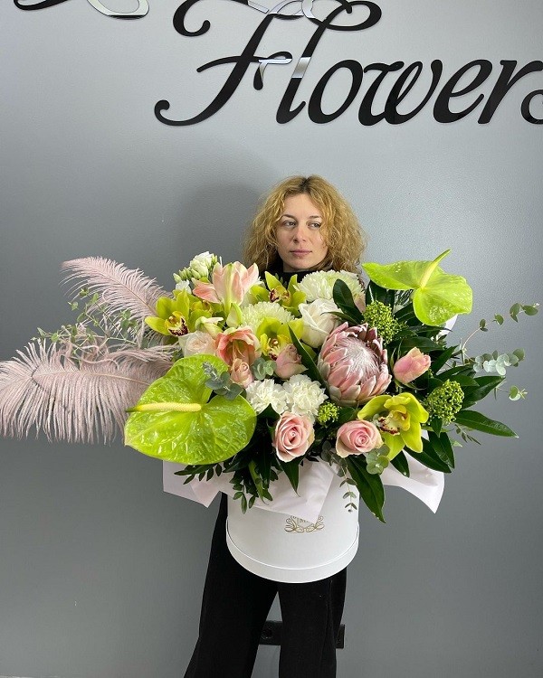 Квіти в коробці із любов’ю Marta Flowers 