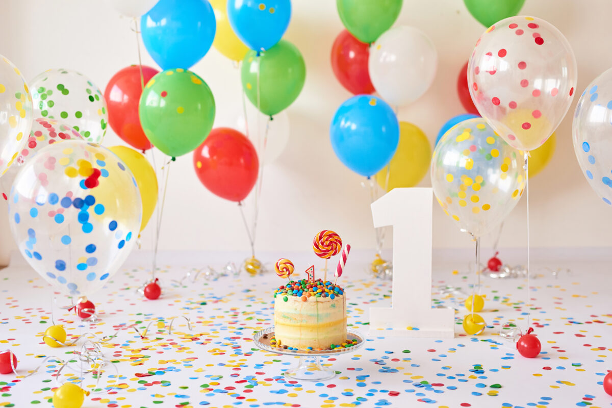 Повітряні кульки на день народження дитини