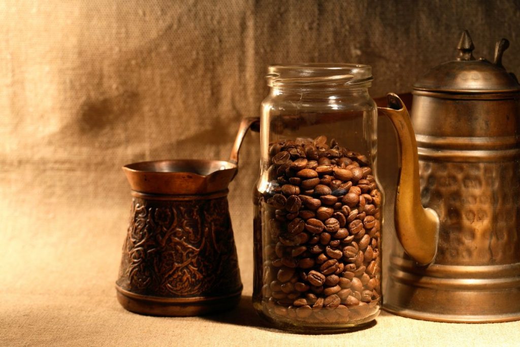 Зерна кофе в банке: особенности хранения 